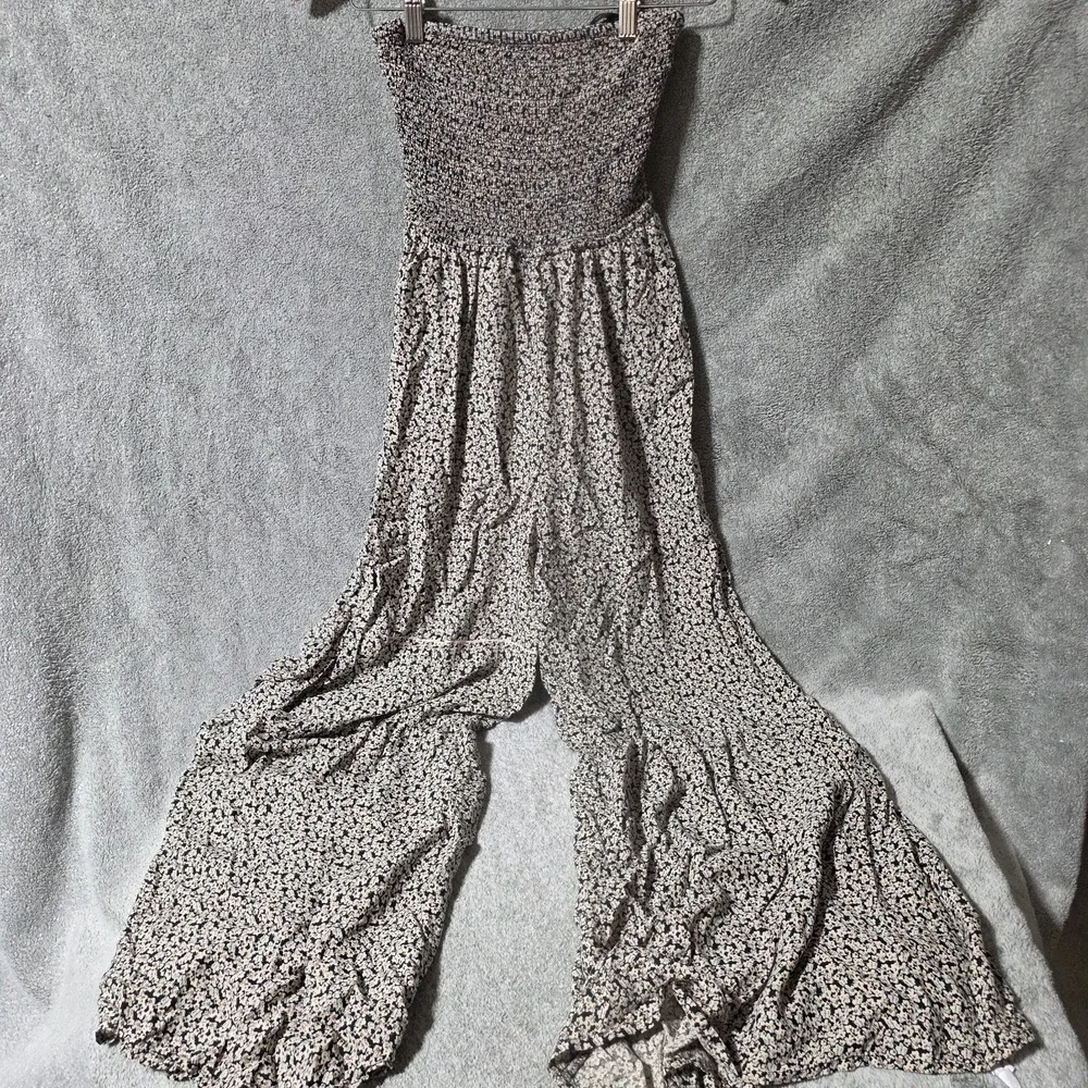 Free People Sleeveless Floral Jumpsuit Size XS